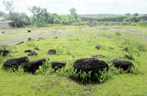 Kỳ bí bãi đá cổ khổng lồ hình kim tự tháp của dân tộc S’tiêng