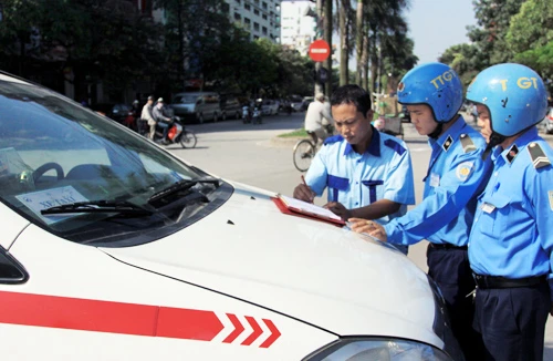 Cuối năm, taxi càng hỗn loạn