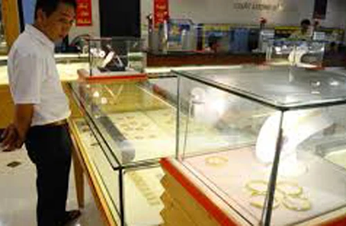 Thị trường vàng tháng 7 âm lịch: Vắng hơn chùa Bà Đanh