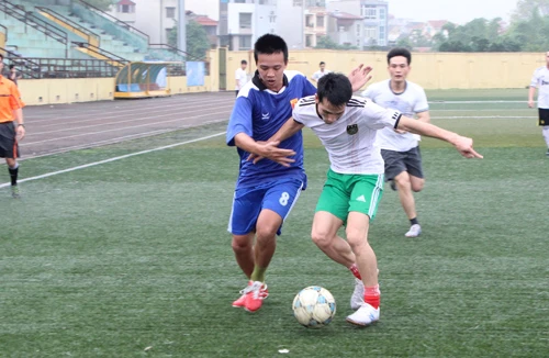 Trận đấu thắm tình đoàn kết