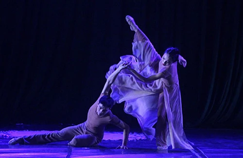 Múa đương đại - Sự gặp gỡ Á - Âu