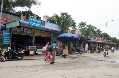 45 ki-ốt “mọc” trên đất mở đường