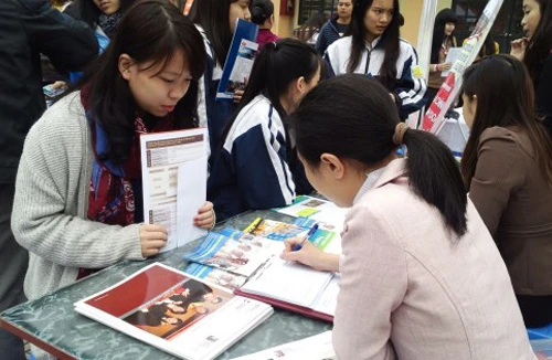 Chạy đua hướng nghiệp trong các trường phổ thông