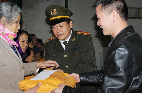 Rộn niềm vui xã nghèo ven biển