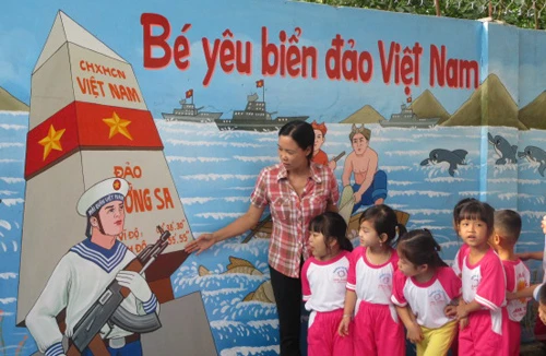 Cháu sẽ quảng bá Hoàng Sa, Trường Sa với bạn bè quốc tế