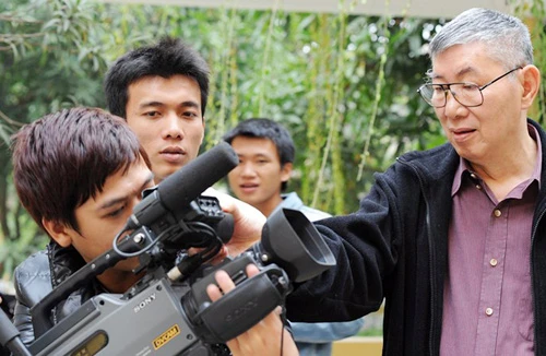 Làm khó các trường nghệ thuật