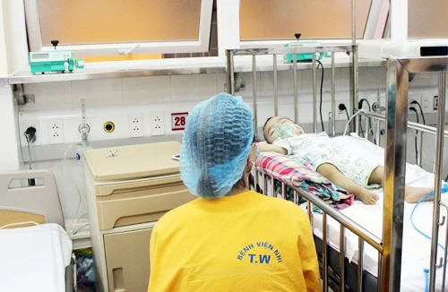 Viêm não trẻ em vào mùa cao điểm