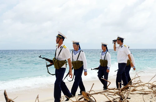 Lính trẻ Hà Nội chắc tay súng ở Trường Sa