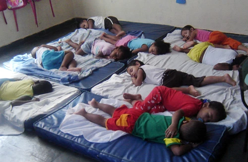 Trẻ ngủ trưa bao lâu là đủ?