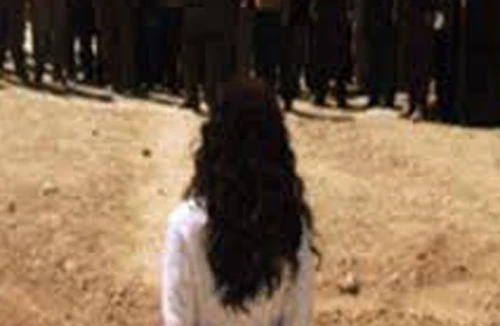 Bị ném đá đến chết vì dùng facebook