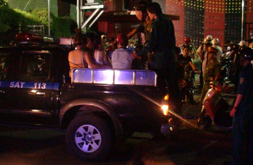 Tụ điểm ăn chơi ở TP.HCM: Đột kích rầm rộ, xử lý chẳng bao nhiêu