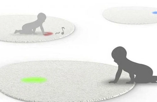 Thảm thông minh khuyến khích trẻ tập bò