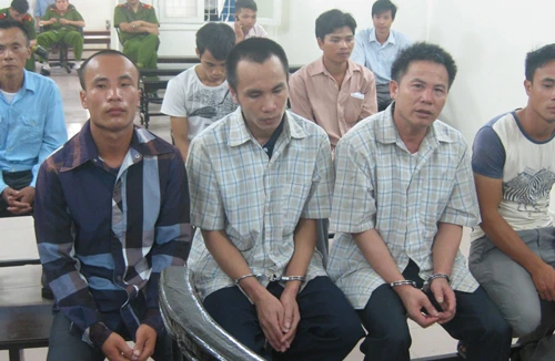 Vì tiếng đài to, hai gia đình hỗn chiến