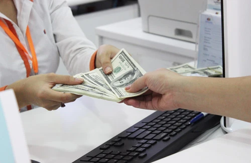 Cho, tặng bằng ngoại tệ không phải đổi sang VND