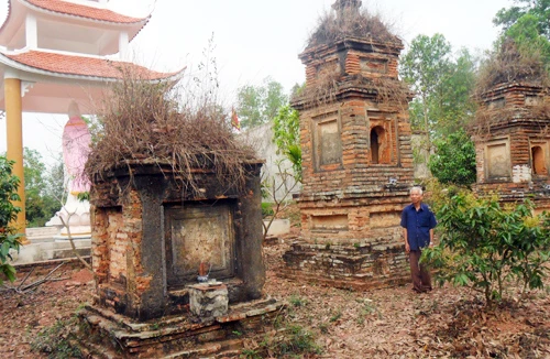 Vì sao ngôi chùa nằm trên xương con rồng phải đổi cổng tới 3 lần?