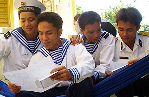 Những người lính đảo mang dáng hình Tổ quốc