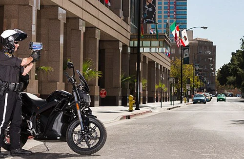 Xe cảnh sát “tàng hình”