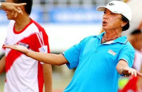 Ai dạy HLV cách... làm thầy?