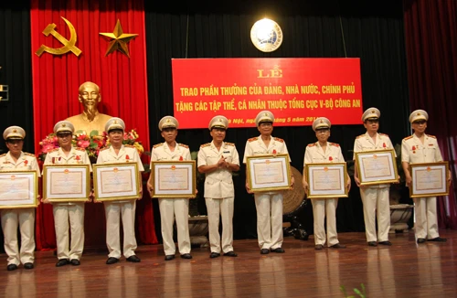 Tổng cục V - Bộ Công an: Đón nhận các phần thưởng cao quý 