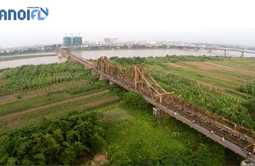 Ngắm Hà Nội từ lưng chừng trời