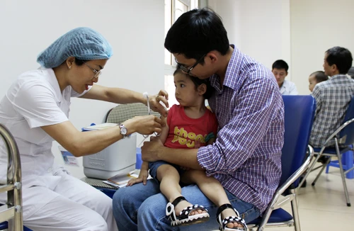 Tiêm phòng sởi miễn phí cho trẻ từ ngày 1-5