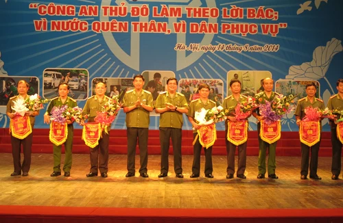 Hội thi Công an Thủ đô làm theo lời Bác