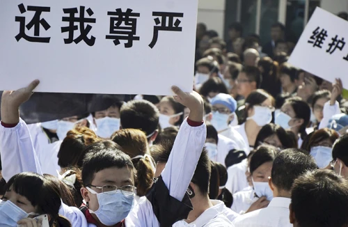 Những kỳ án “Bất đắc kỳ tử” sau “bàn mổ”