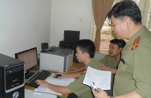 Cần mẫn những “chú ong thợ” 