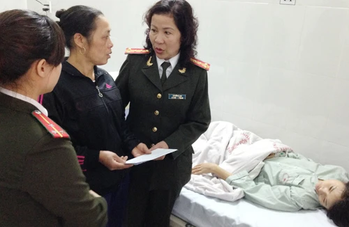 Thăm hỏi hội viên nữ bị TNGT