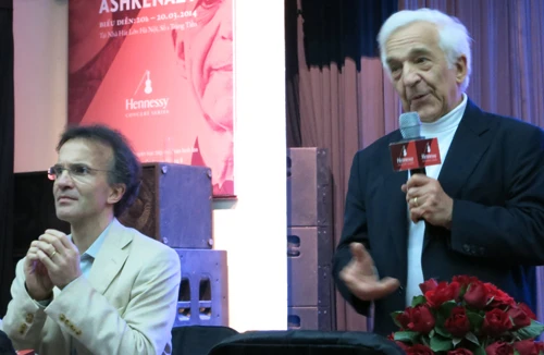 Những ngón tay chạm tới tâm hồn