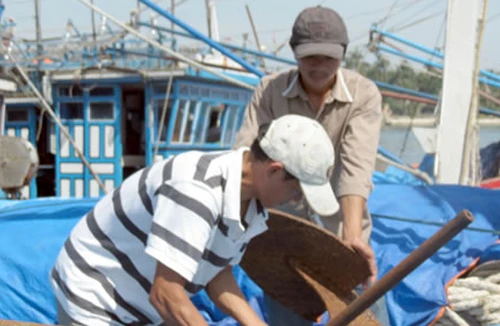 “Mỗi ngày bị tàu Trung Quốc truy đuổi 5-6 lần”