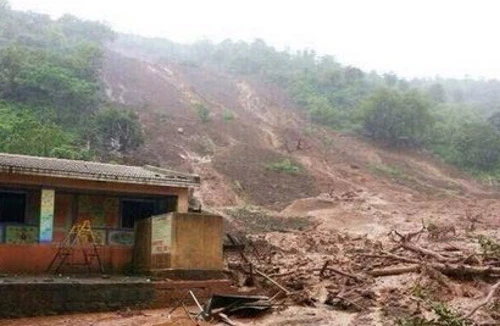 Lở đất kinh hoàng ở Ấn Độ, hơn 150 người bị chôn vùi