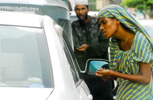 Đã nghèo lại thêm khó