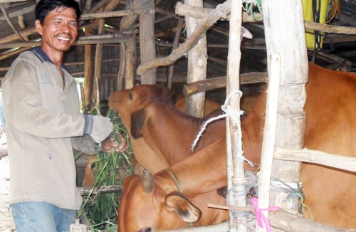 Quá khứ của hắn là những vết chân tội lỗi