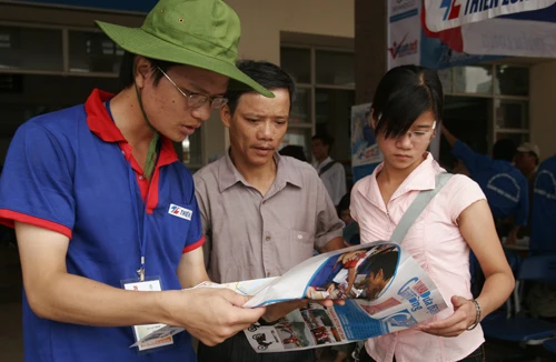 Hàng nghìn tình nguyện viên “Tiếp sức mùa thi 2014”