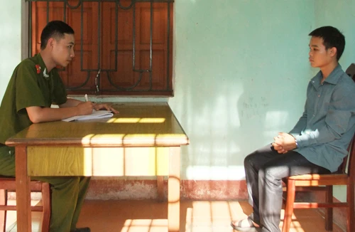 Kẻ bệnh hoạn hung hãn đột nhập giữa đêm