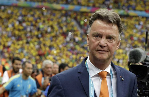 Man United: Nhiệm vụ cấp bách của Van Gaal