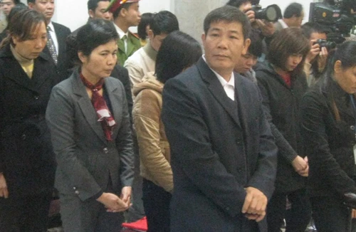 Cựu trưởng khoa xét nghiệm vụ “nhân bản” xin hưởng án treo