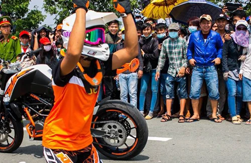 Xấu hổ vì khán giả 