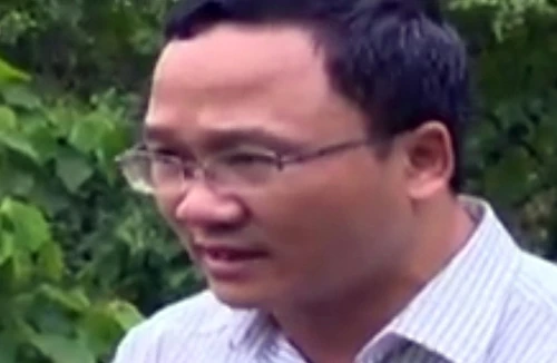 Va chạm xe ngược chiều, xe khách mất lái