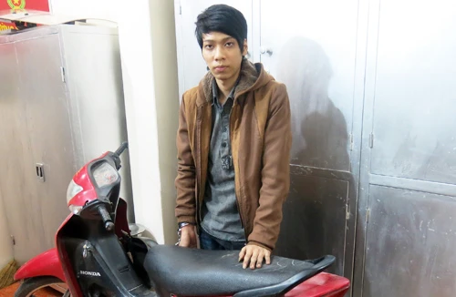 Vờ va chạm giao thông, trộm tài sản