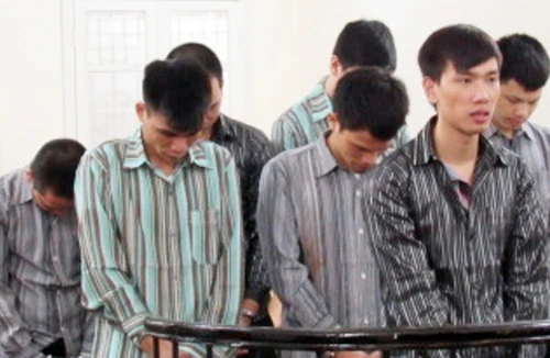 Từ chuyện trêu ghẹo phụ nữ...