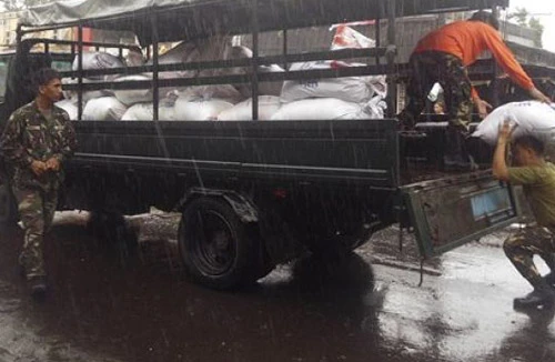 Hơn 300.000 người Philippines sơ tán tránh bão Rammasun