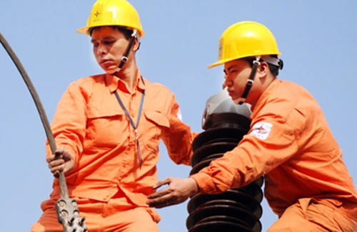 Đảm bảo điện an toàn dịp 30-4 và 1-5 