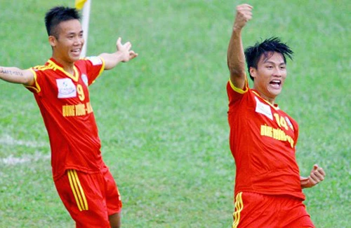 Chân sút Việt kiều Mạc Hồng Quân: Sự trở lại đúng lúc