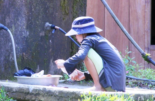 Trải lòng của thiếu nữ bị chị gái mắng chửi vì khiêu khích nên hai anh rể cưỡng bức