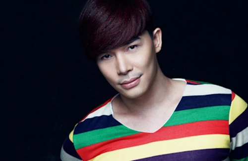 Ca sĩ, người mẫu Nathan Lee: Biết đâu Hà Lan vô địch!