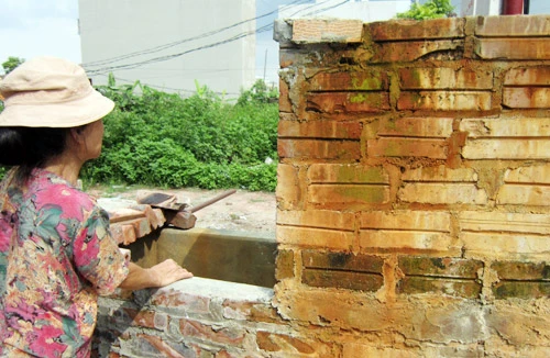 Dân khổ vì nước bẩn, điện giá cao