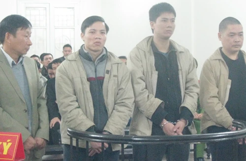 Đòi nợ bằng… “luật rừng”