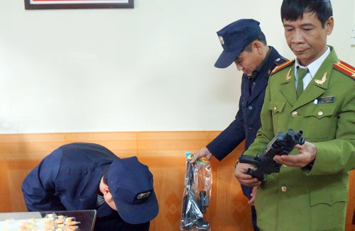 Thu giữ 60 súng bắn đạn nhựa nguy hiểm